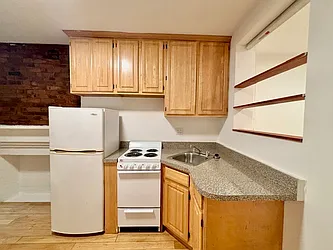 Rented by KNOCKKNOCK LLC