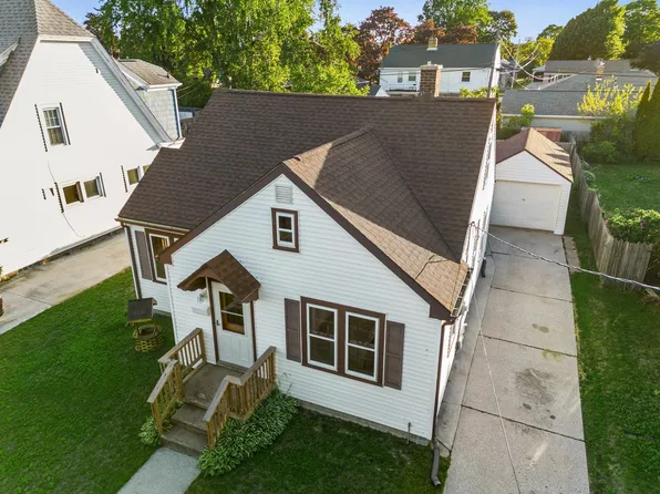 1616 S 16th St, Manitowoc, WI 54220