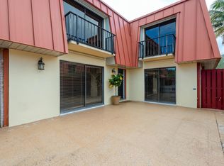 3309 Gardens East Dr APT C, Palm Beach Gardens, FL 33410