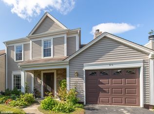 86 Sandhurst Rd, Mundelein, IL 60060