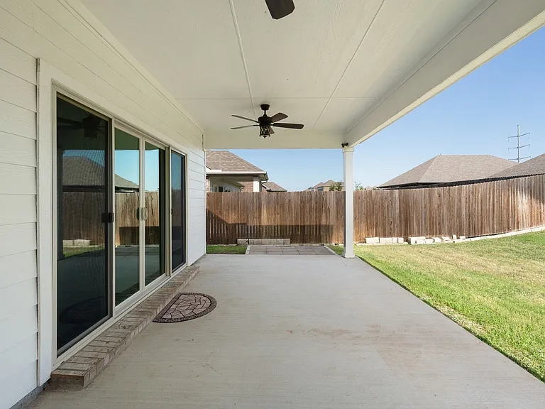 148 Lisa Ln — Photo 30