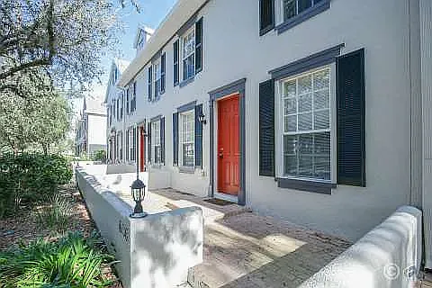 3 bed, 2.5 bath, 1540 sqft, $2,350 — Photo 2