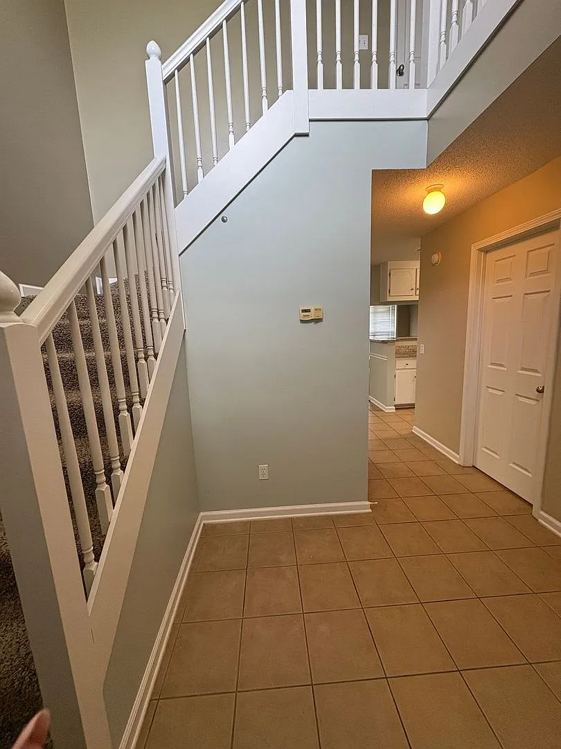 Wakefield Subdivision - Double Garage! Granite Countertops. — Photo 2