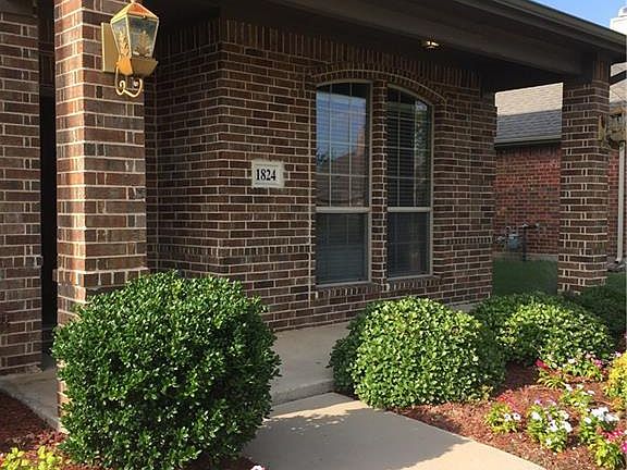 2nd image of 1824 Trail Dr
