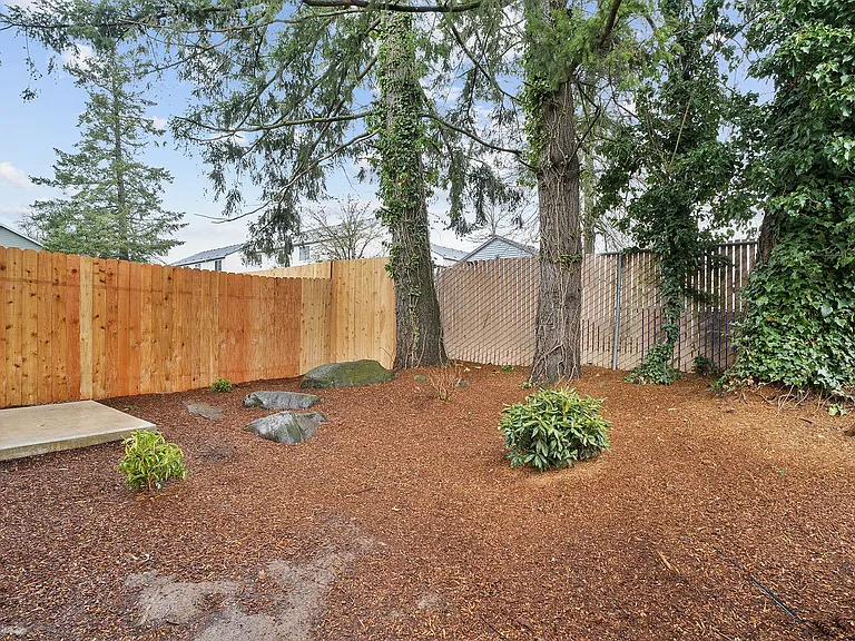 15893 SE Washington Ct — Photo 26