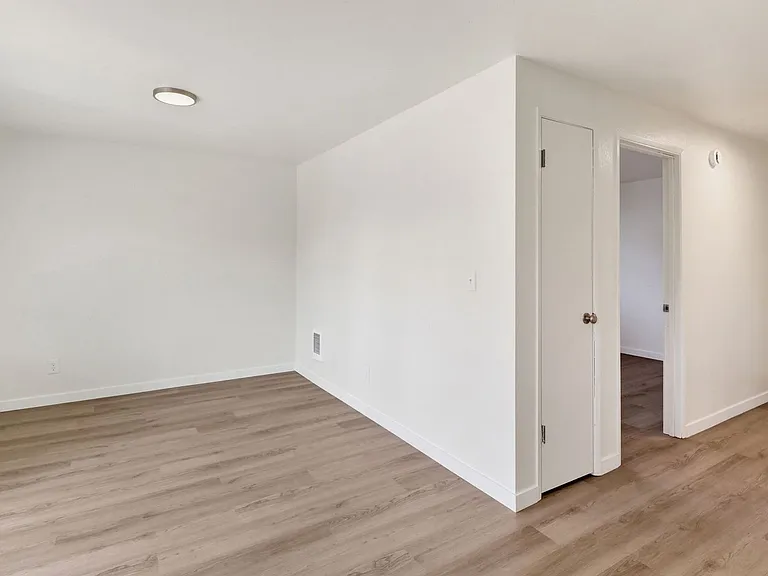 3510 Northwest Ave — Photo 11