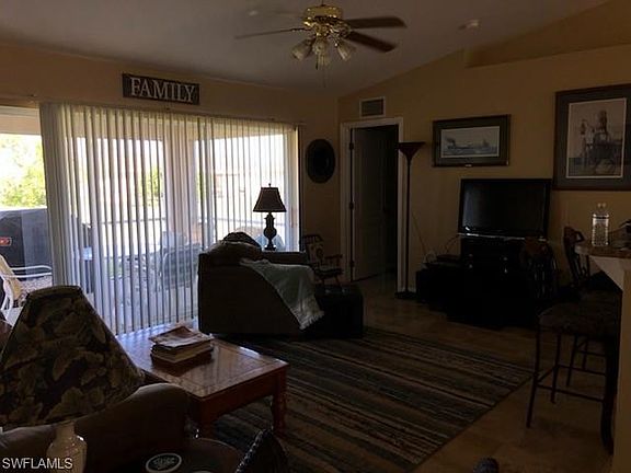 3rd image of 2204 NE 6th Pl