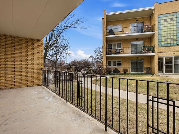 5th image of 10300 S Pulaski Rd APT 110A