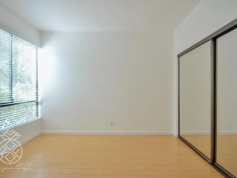 1727 Glendon Ave #104 — Photo 52