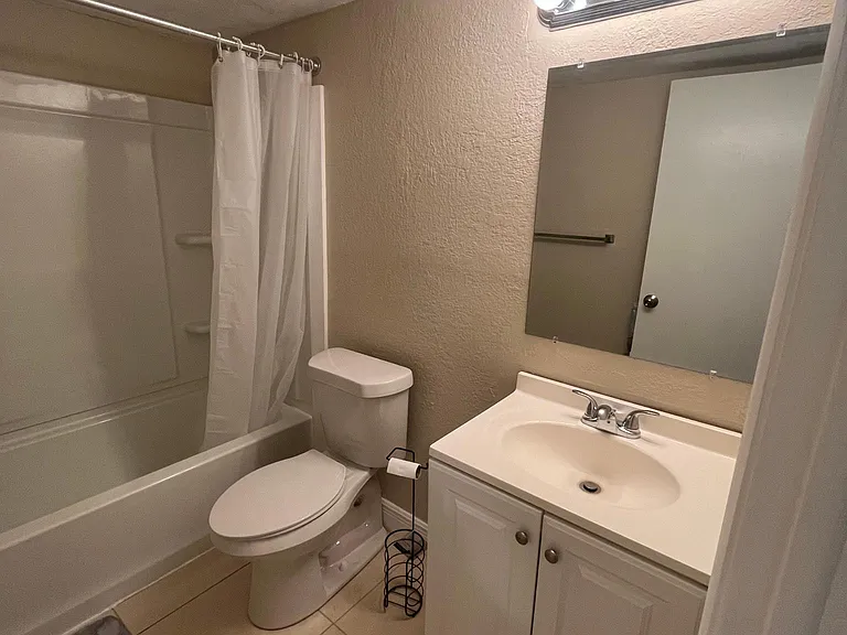 5221 Bayshore Blvd #27 — Photo 16