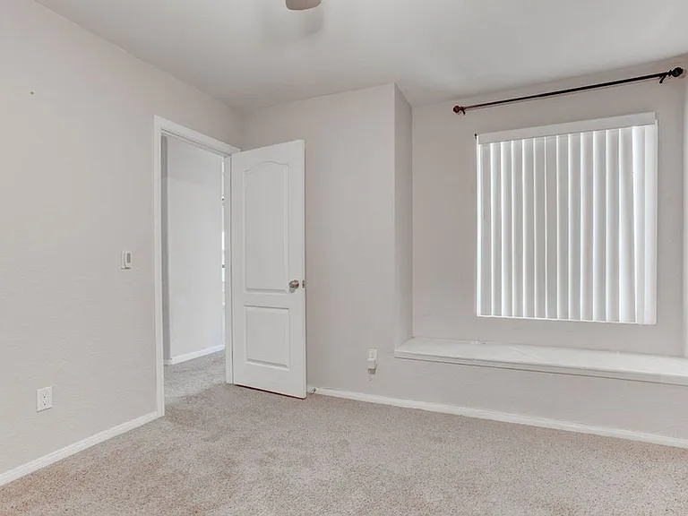 9325 W Desert Inn Rd #206 — Photo 16