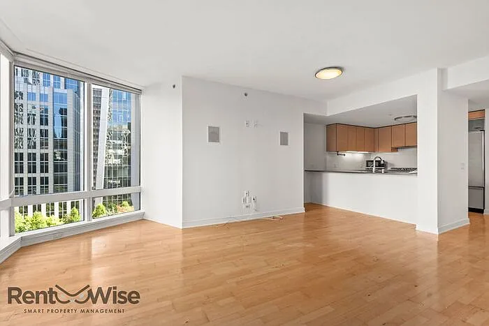 301 Mission St #15E — Photo 11