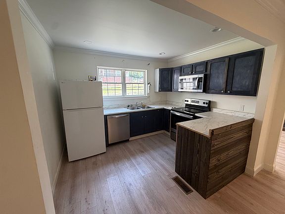 5th image of 2207 Elmendorf St
