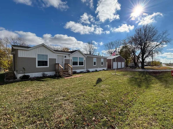 374 S 4th St, Dwight, NE 68635