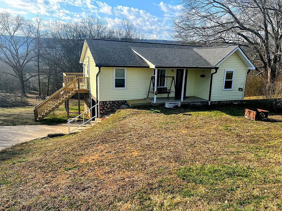Front yard/front of house