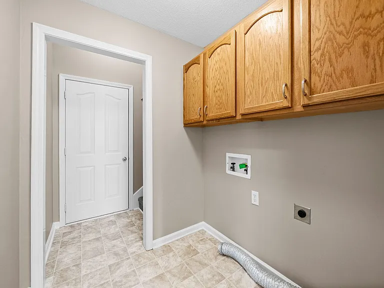 3932 Gaine Dr — Photo 12