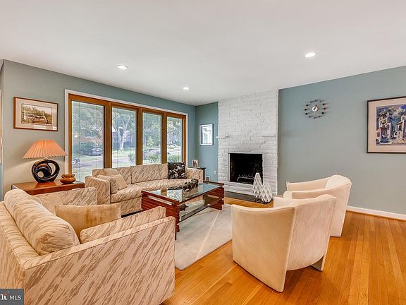 3rd image of 5008 Elsmere Pl