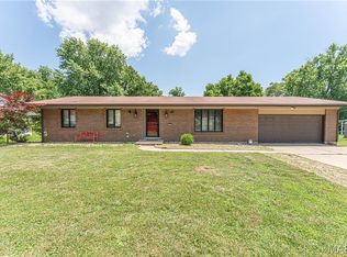 808 Ruth Dr, Saint Charles, MO 63301