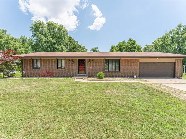 808 Ruth Dr, Saint Charles, MO 63301