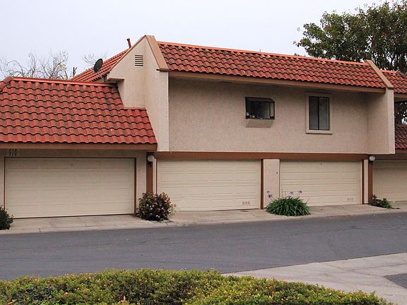 2nd image of 713 Thoreau Ln