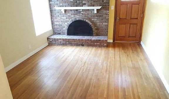 2nd image of 5622 Rocket St