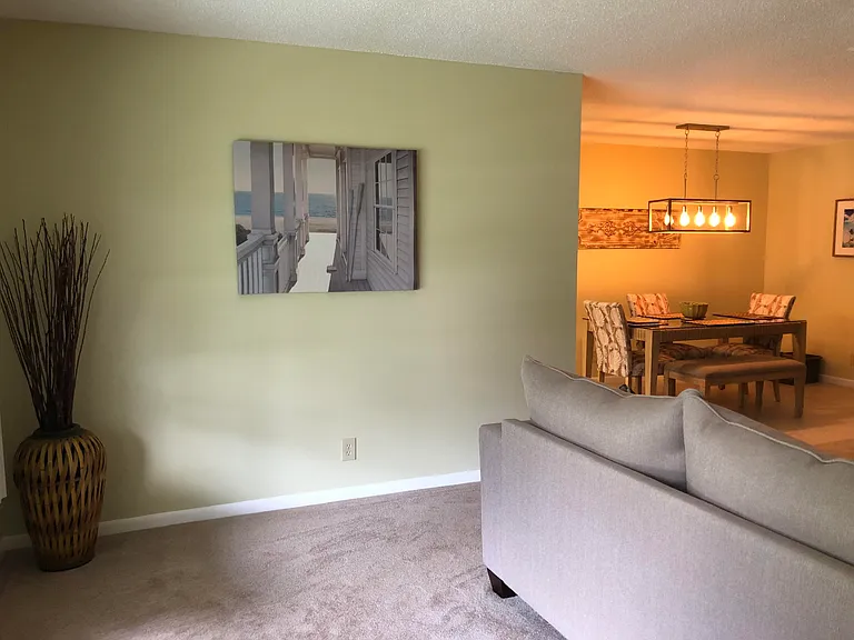 405 N High Point Blvd #C — Photo 4