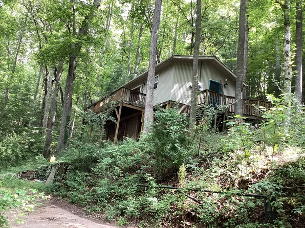 204 Forest Cove Rd, Franklin, NC 28734