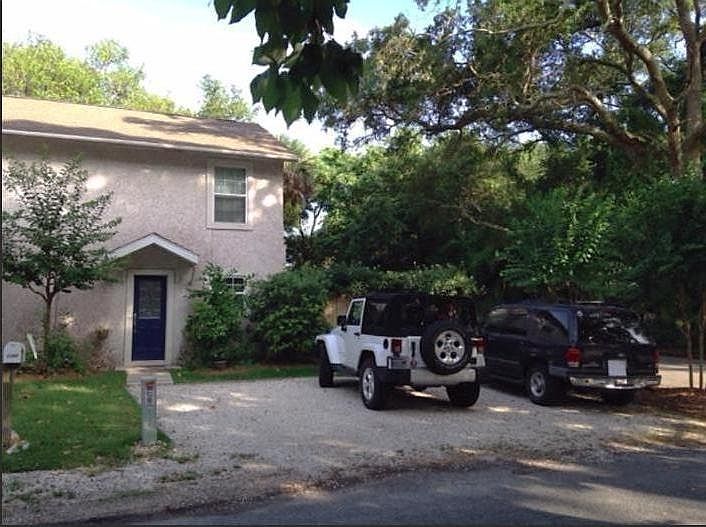 1st image of 1122 Park Ln