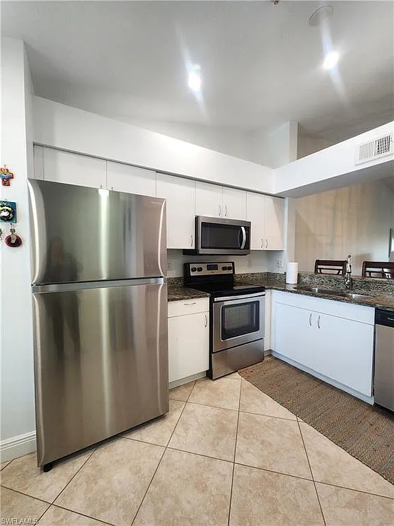 2 bed, 2.0 bath, 1191 sqft, $2,395 — Photo 3