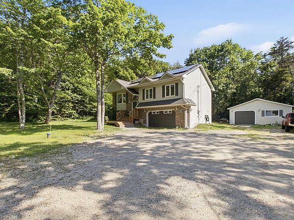 2nd image of 45 Rockcliffe Cres