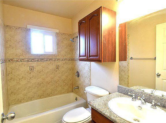 3rd image of 18227 Bellorita St