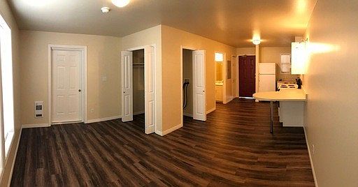 4th image of 406 E 1st St #210