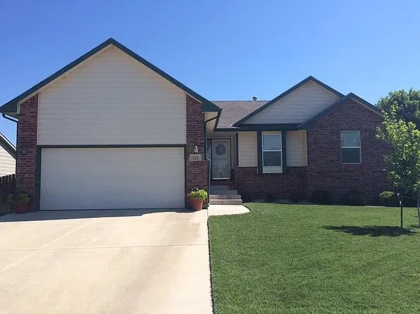 510 Union Ct, Colwich, KS 67030