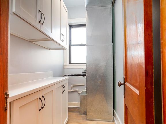 5th image of 4426 N Maplewood Ave #3