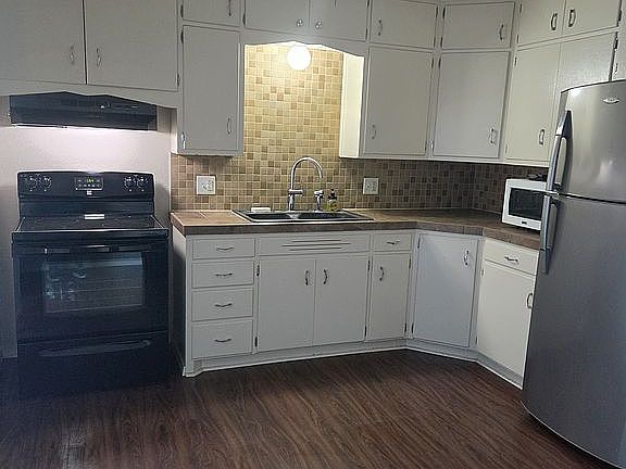 2nd image of 1822 E Locust Ave