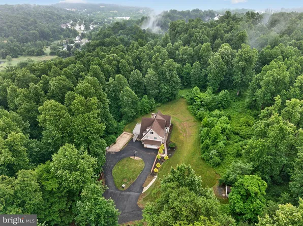 665 Fairmont Ave, Mohnton, PA 19540
