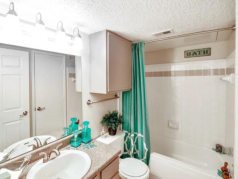 Creekside at Pear Ridge Apartments — Photo 19