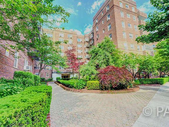 2nd image of 68-61 Yellowstone Blvd APT 216