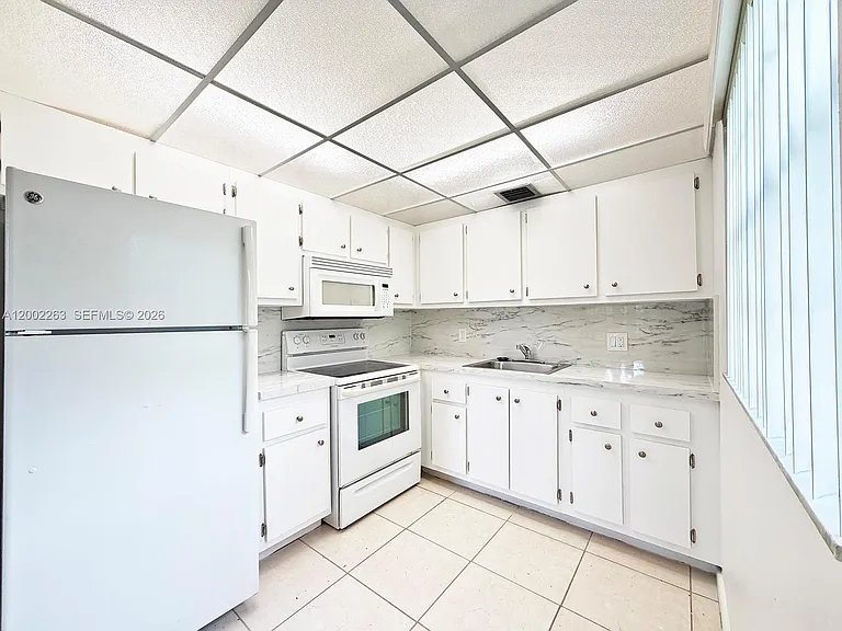 251 SW 134th Way #210M — Photo 5