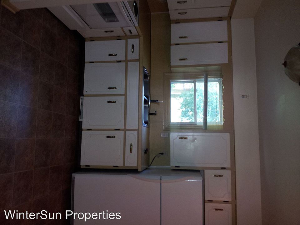 1st image of 329 N Lindy St