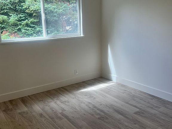 5th image of 650 Gladstone St #4