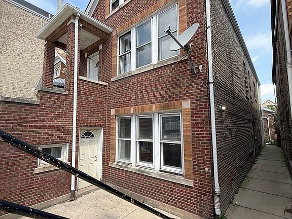 3rd image of 2332 W 24th Pl