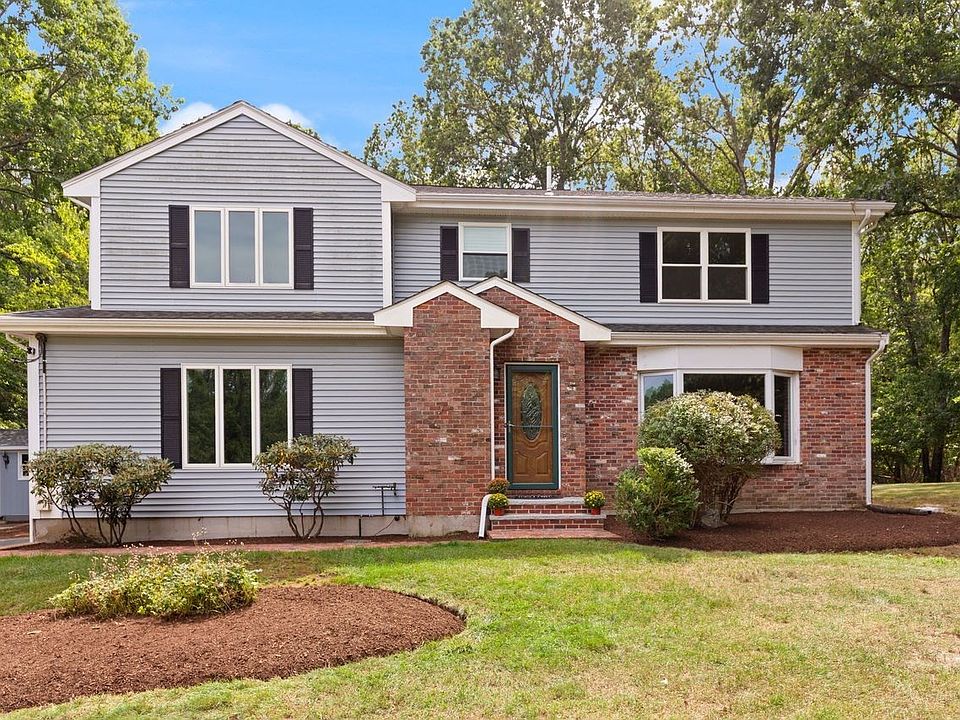 1st image of 14 Fox Hollow Ln
