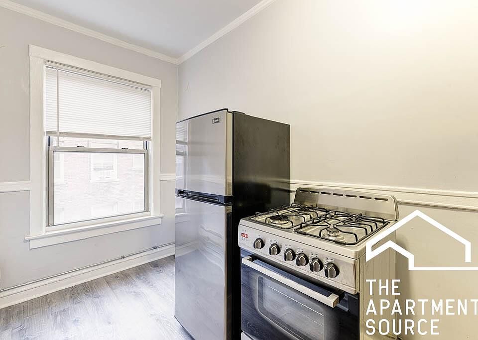 1st image of 3264 W Wrightwood Ave #2J