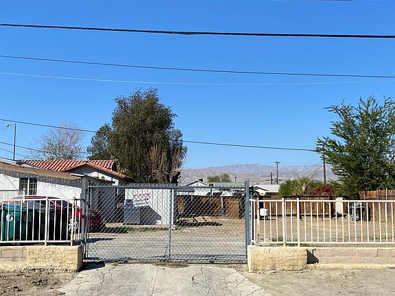 5th image of 82469 Valencia Ave