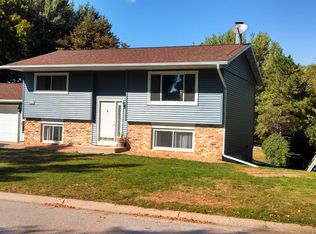 4066 Luverne Dr, Red Wing, MN 55066