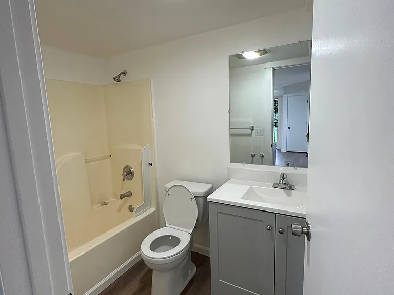 2514 NE Lombard St — Photo 4