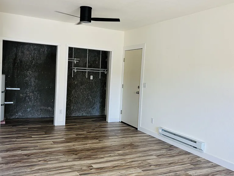 787 N Eastmont Ave — Photo 5