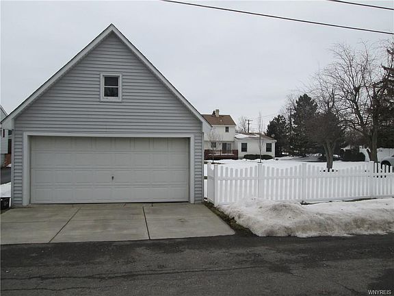 4th image of 380 Central Ave