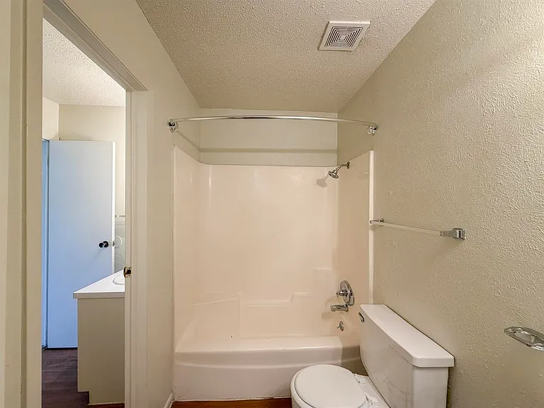 3705 Ivanhoe Dr — Photo 13